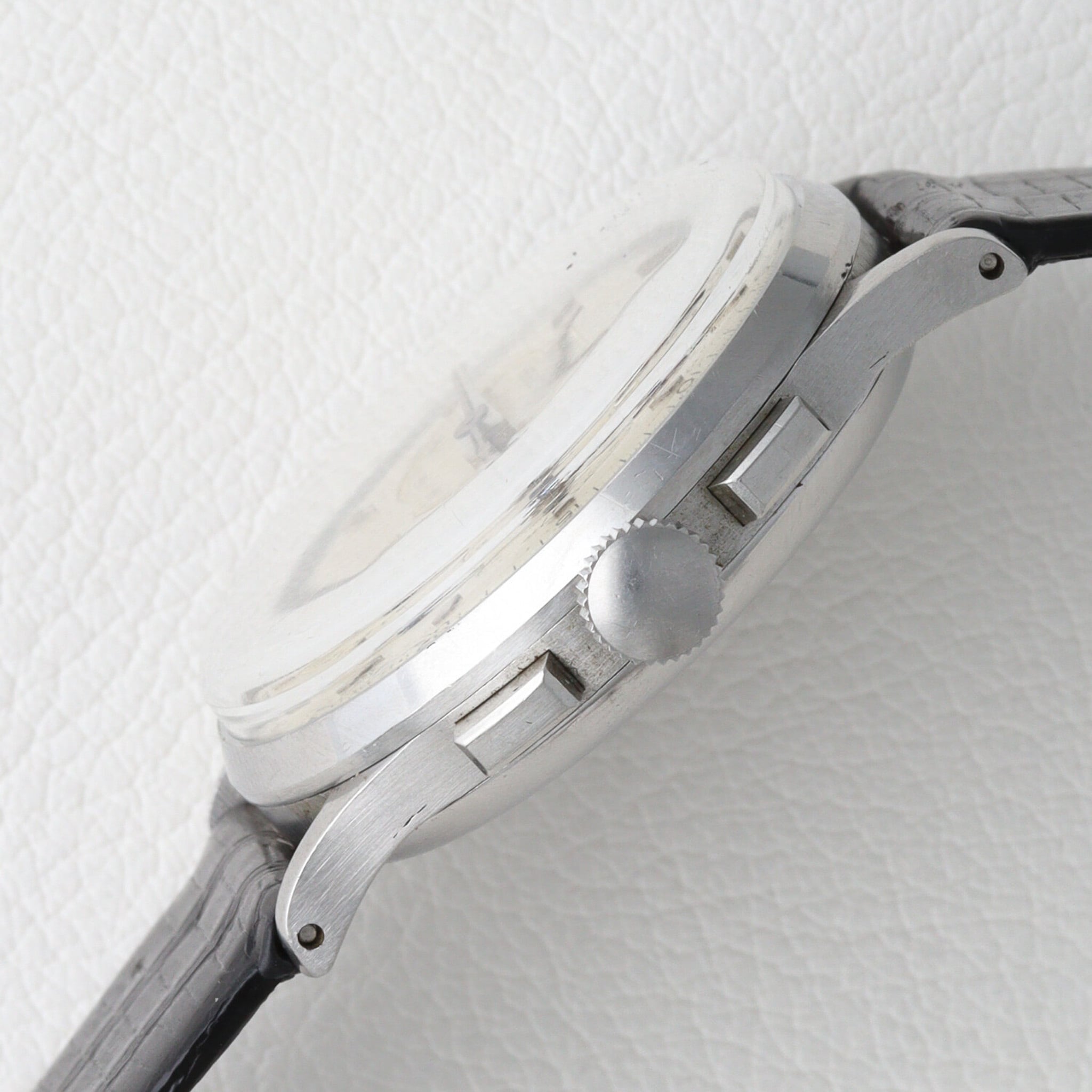 ユニバーサル トリコンパックス tri-compax クロノグラフ 手巻き ref.22279
