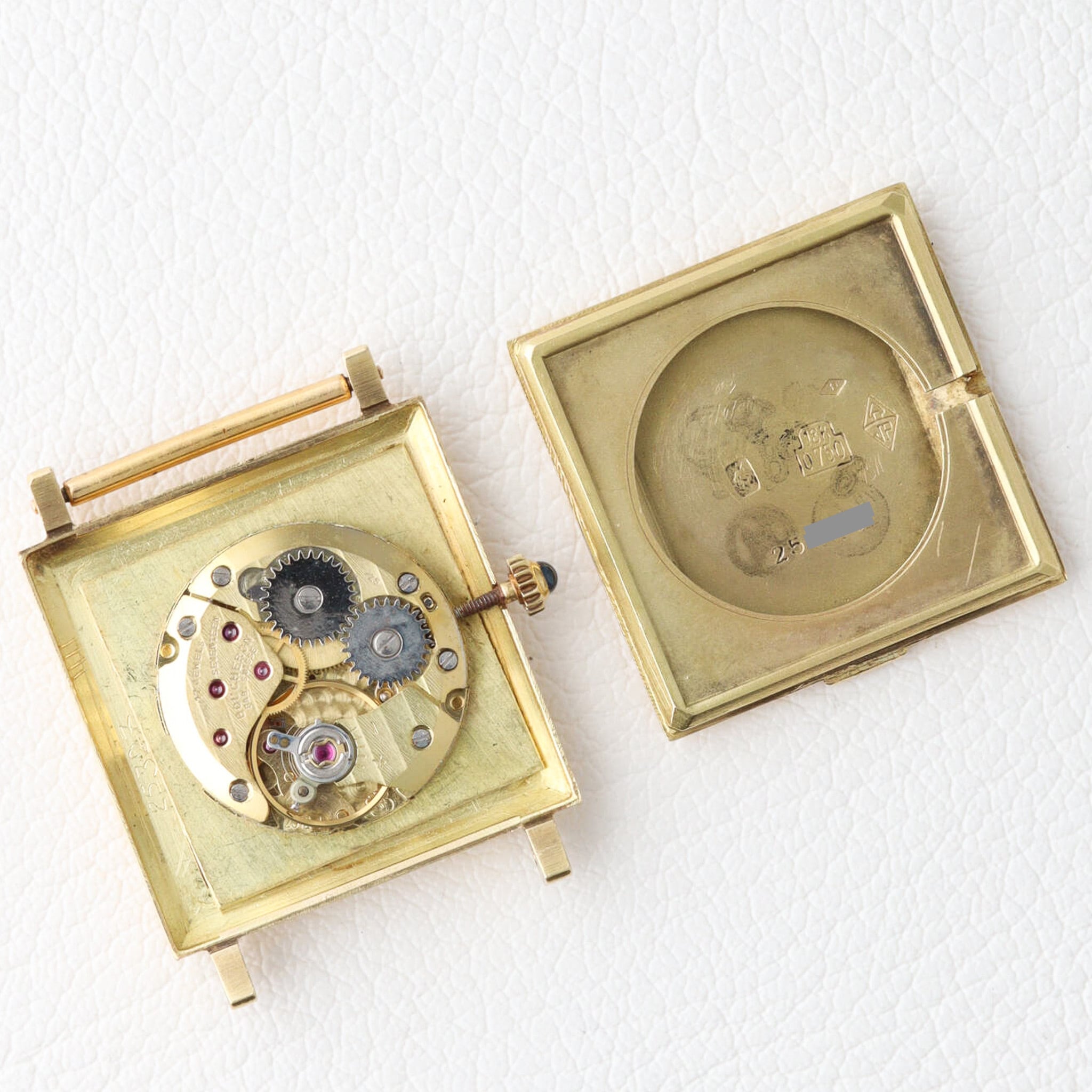 ’希少品’’ ブシュロン カレ 18kYG 手巻きムーヴメント 純正バンド