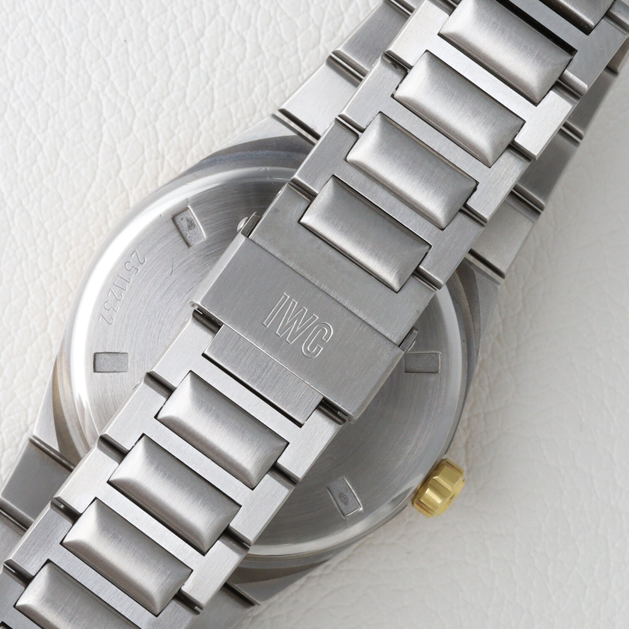 IWC インヂュニア IW3508 ブラック文字盤