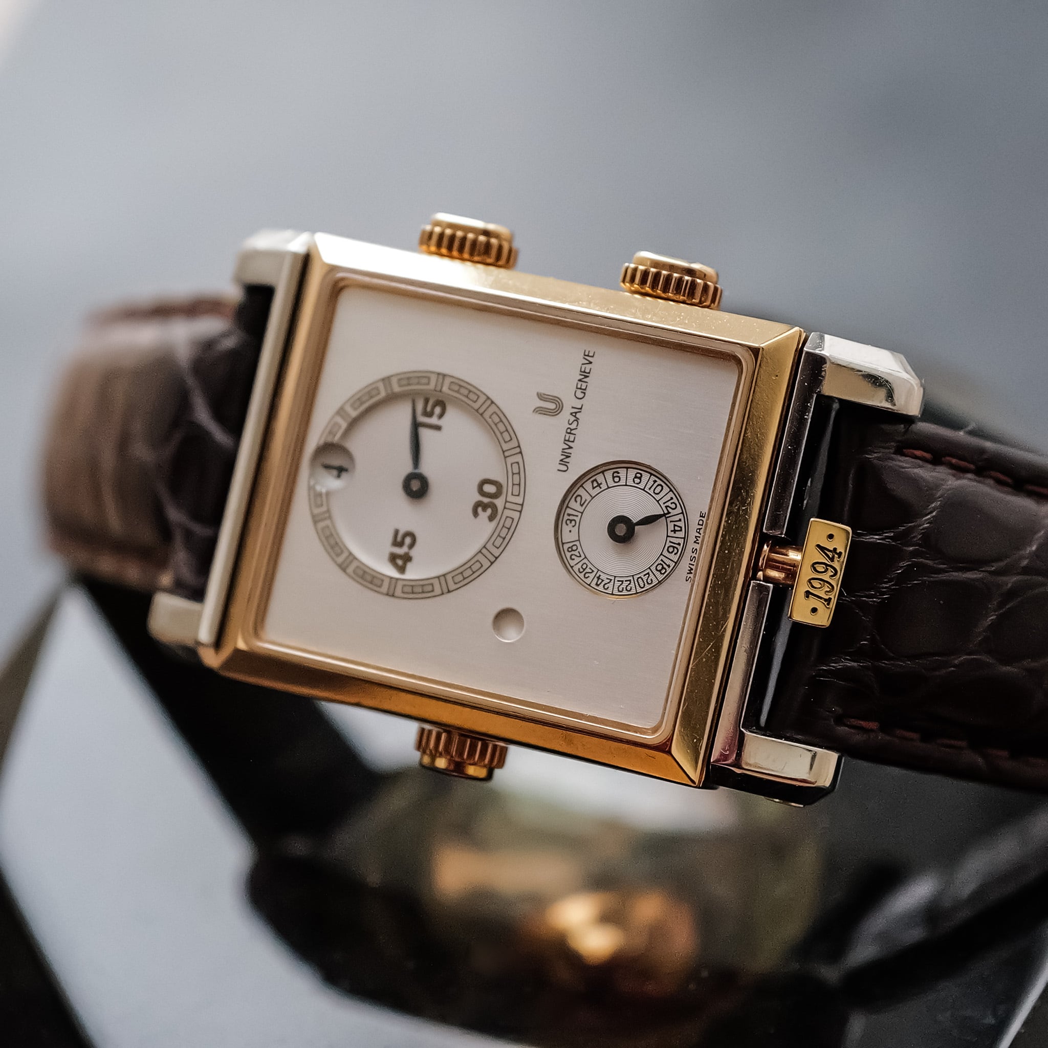 UNIVERSAL GENEVE ゴールデンヤヌスカブリオレ 042.400