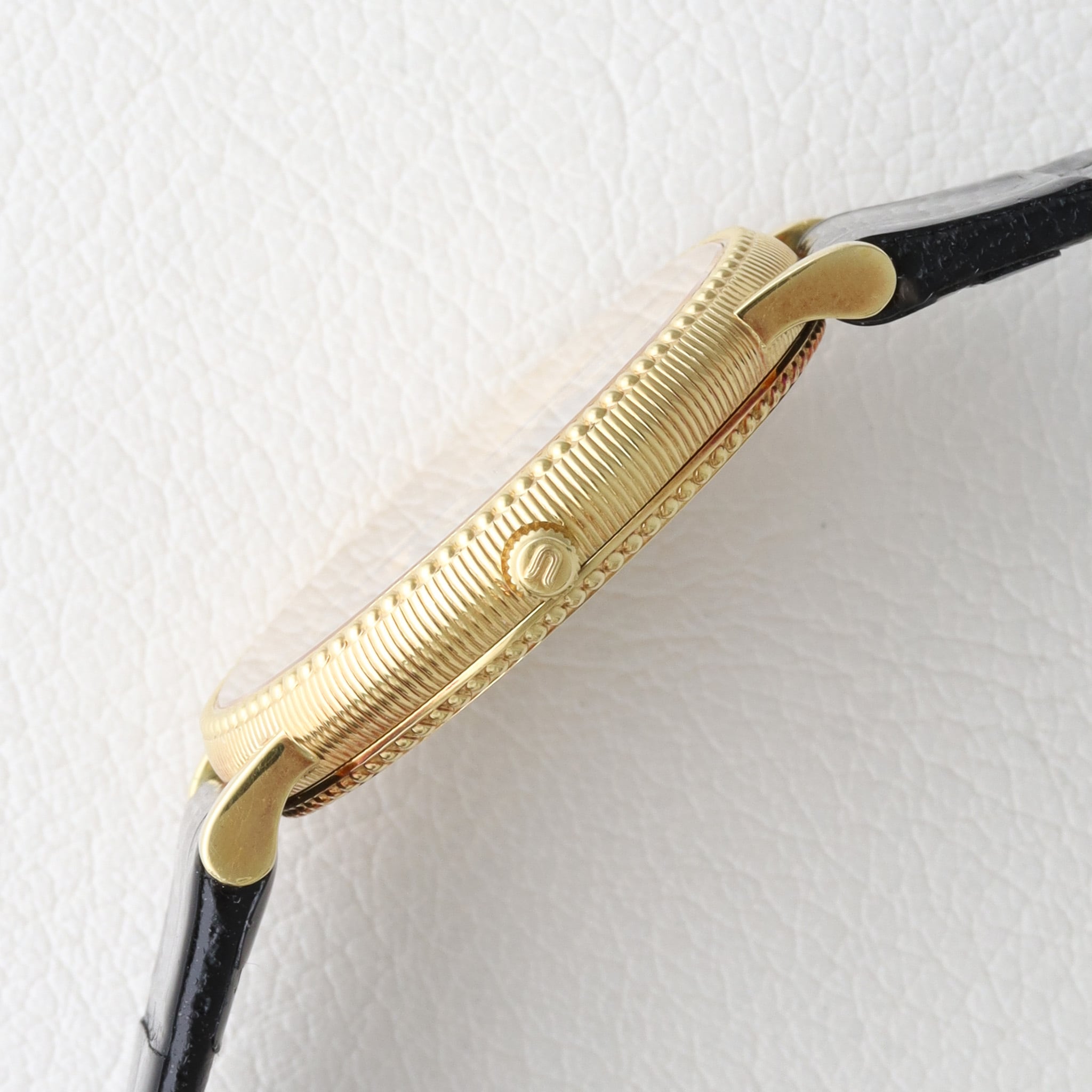 UNIVERSAL GENEVE スケルトン 18kYG 自動巻き マイクロローター 151.11.662