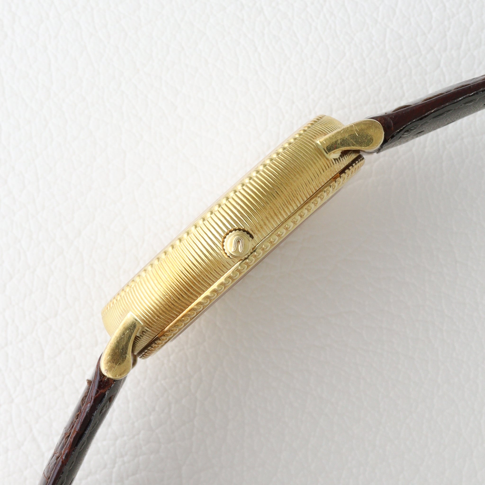 UNIVERSAL GENEVE スケルトン 18kYG 自動巻き マイクロローター ムーンフェイズデイト 151.11.663