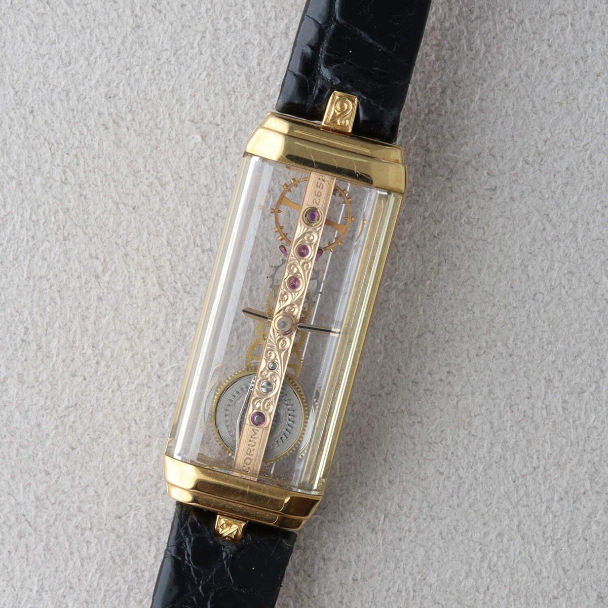 コルム ゴールデンブリッジ 手巻き 13.250