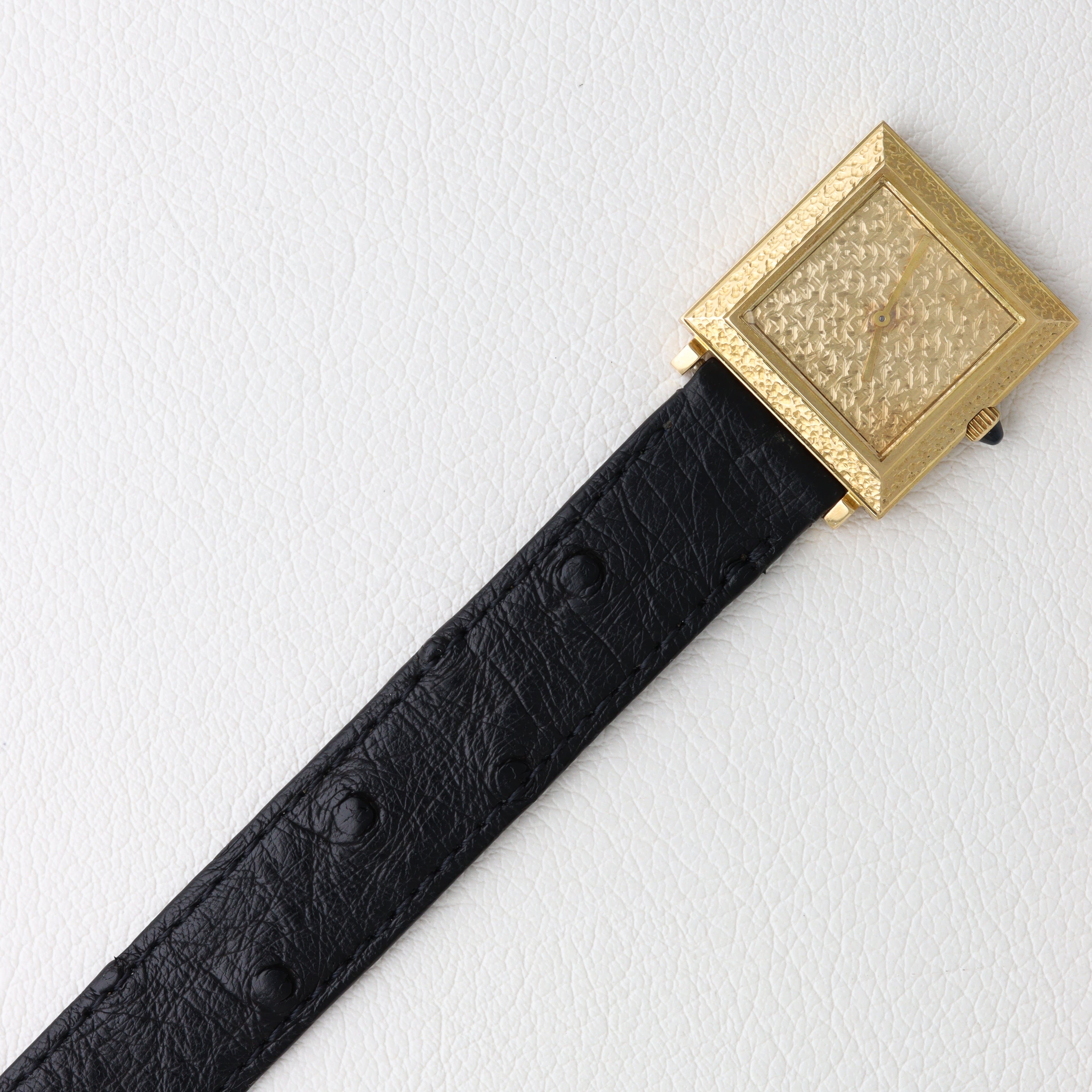 ’’希少品’’ ブシュロン カレ 18kYG  手巻きムーヴメント