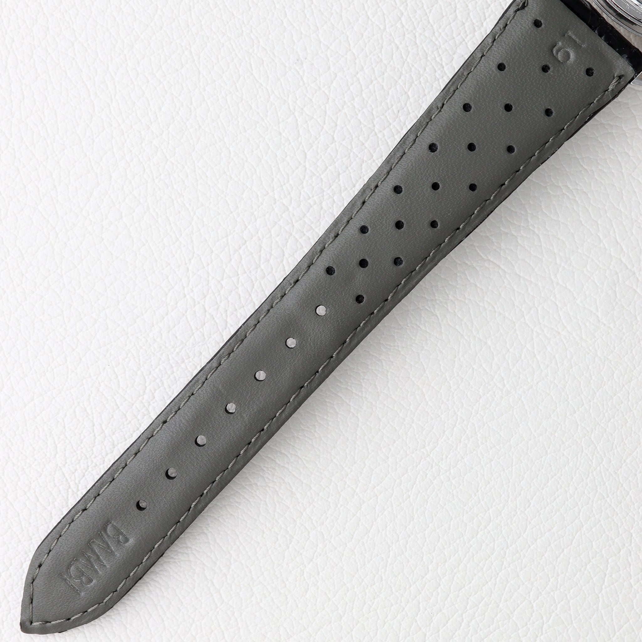 ユニバーサル トリコンパックス tri-compax クロノグラフ 手巻き Ref.222100‐1