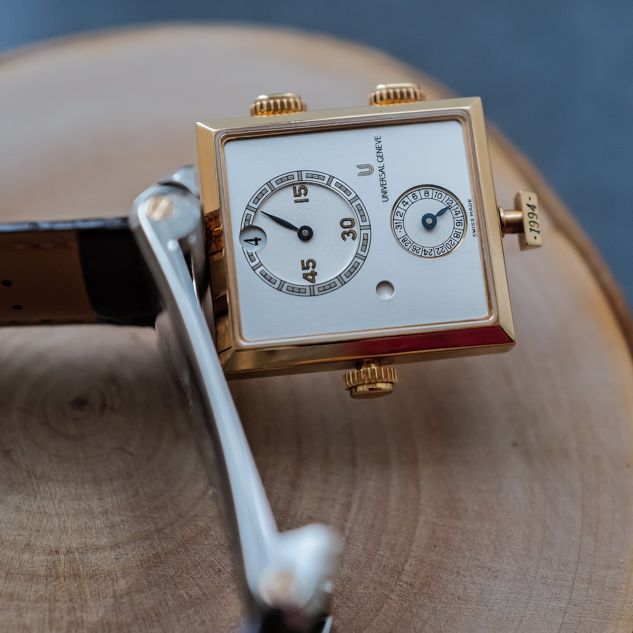 UNIVERSAL GENEVE ゴールデンヤヌスカブリオレ　042.400